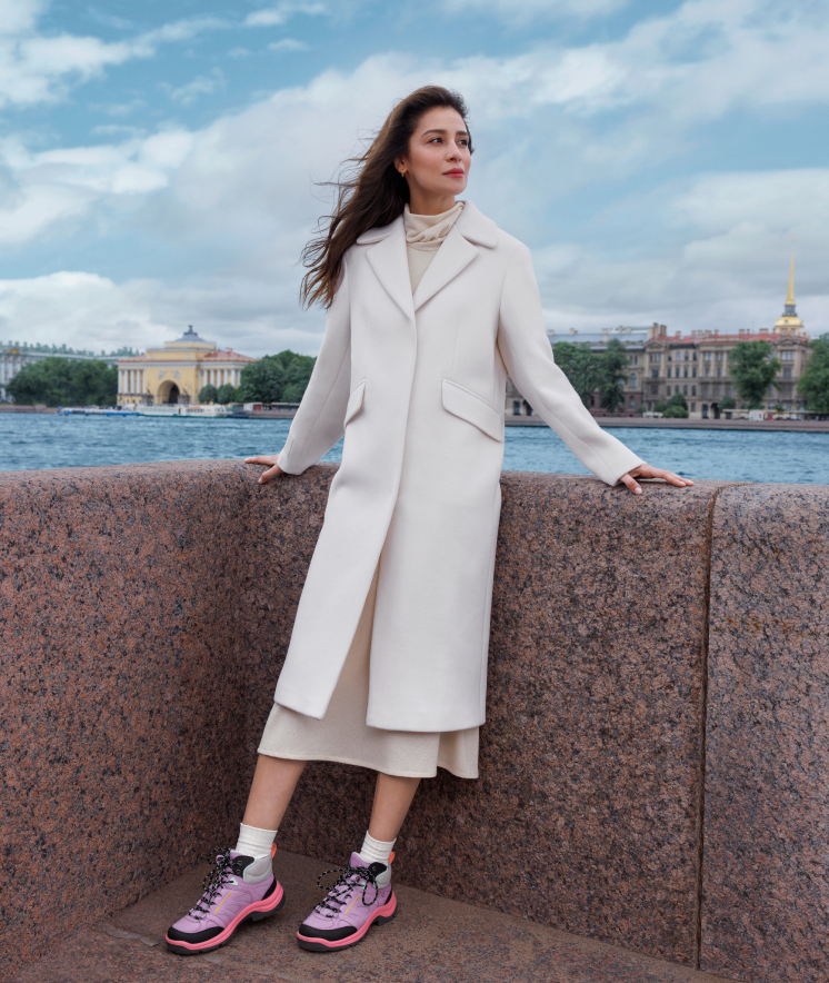 Фотография Равшаны Курковой на улице