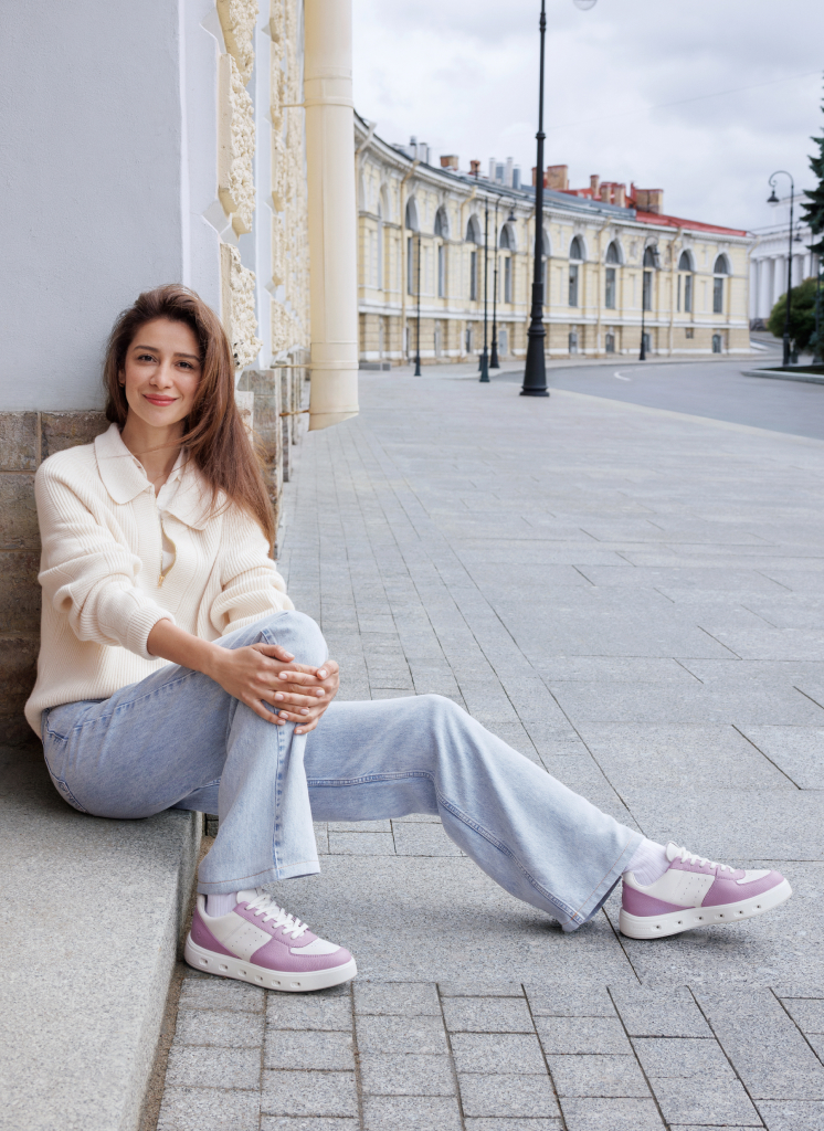 Фотография Равшаны Курковой на улице