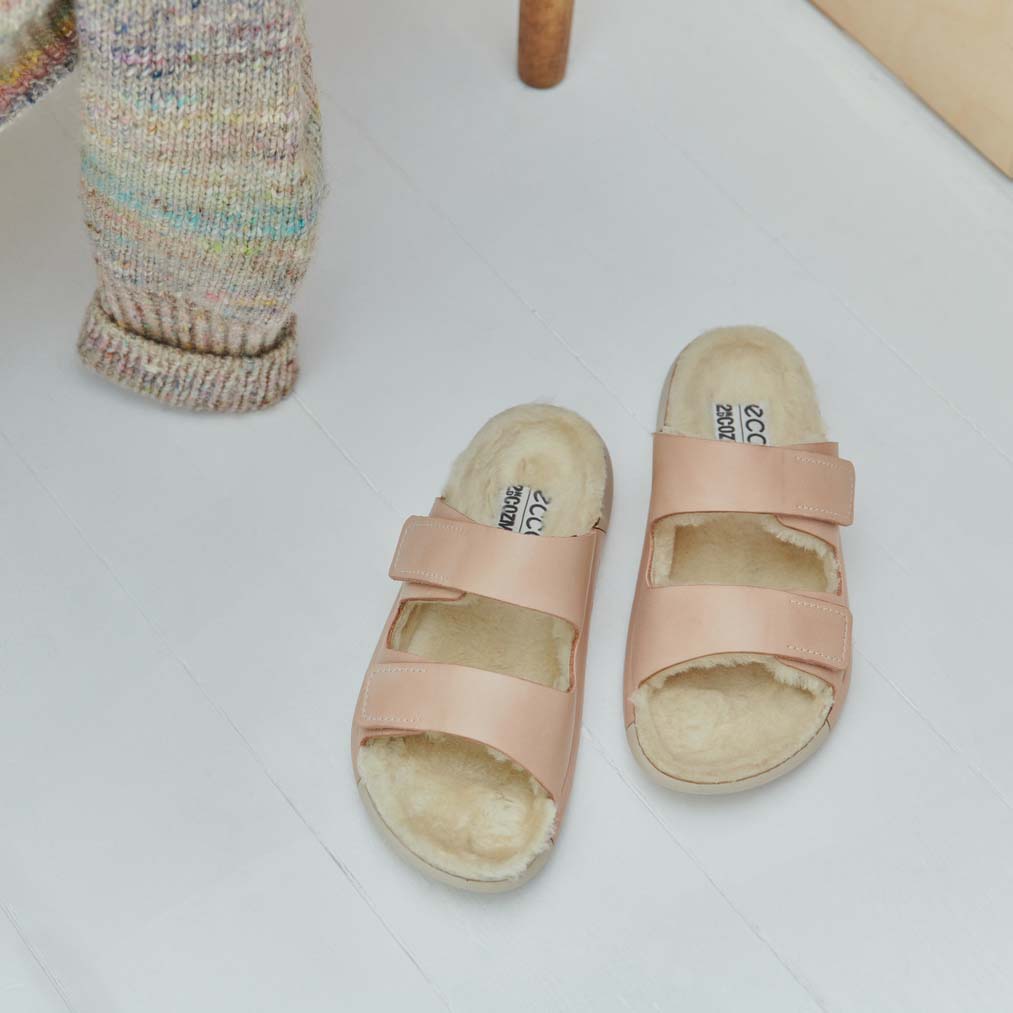 Домашняя обувь ECCO COZMO SANDAL W 215303/02118 Домашняя обувь ECCO COZMO SANDAL W 215303/02118