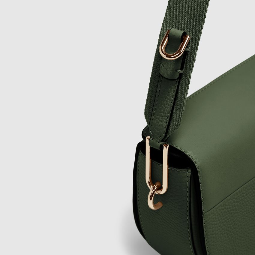 Сумка ECCO Textureblock Saddle Bag 9105823/90984 Сумка ECCO Textureblock Saddle Bag 9105823/90984
