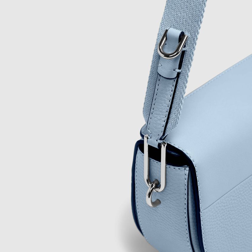 Сумка ECCO Textureblock Saddle Bag 9105823/90977 Сумка ECCO Textureblock Saddle Bag 9105823/90977