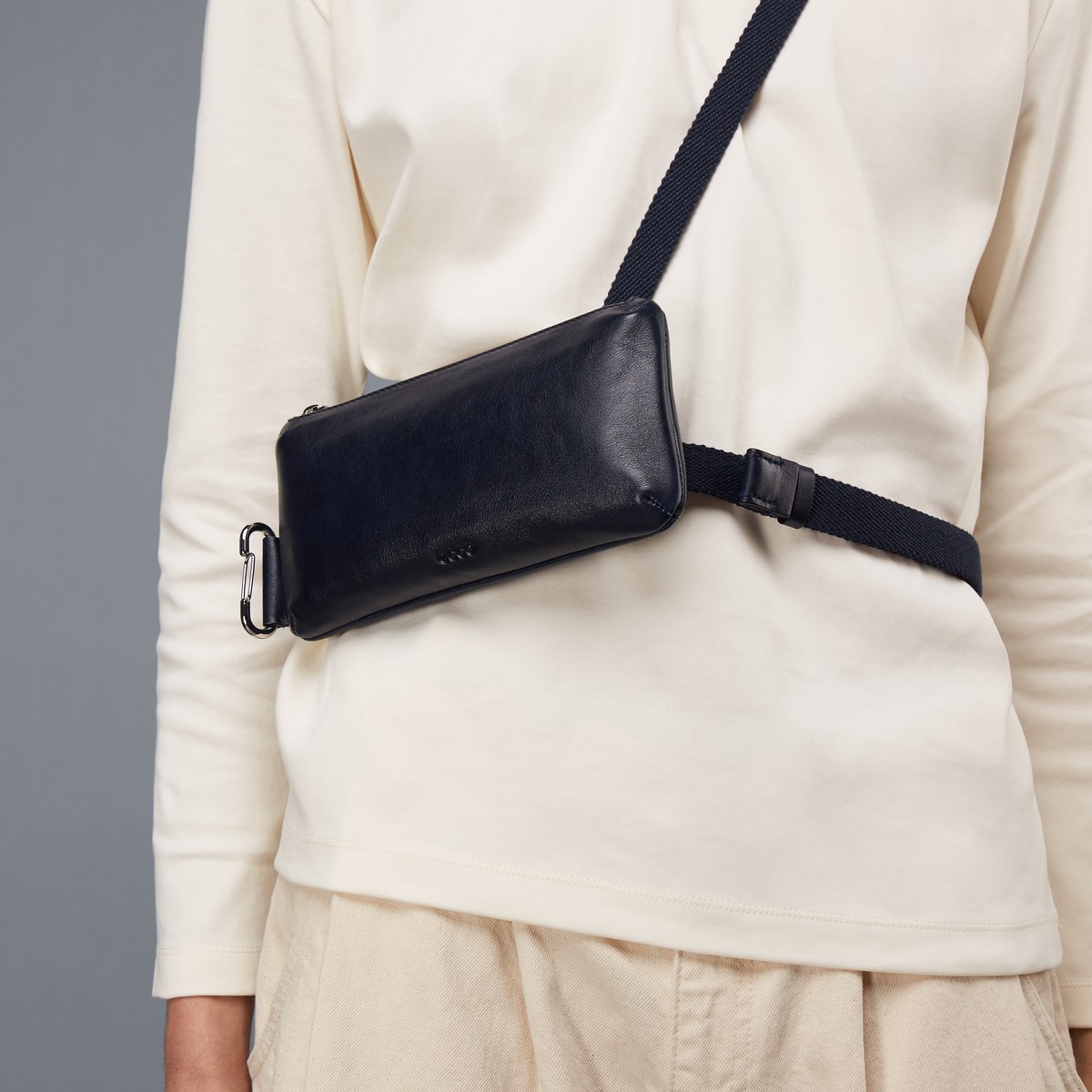 Сумка на пояс ECCO Pillow Waist Bag 9105844/91040