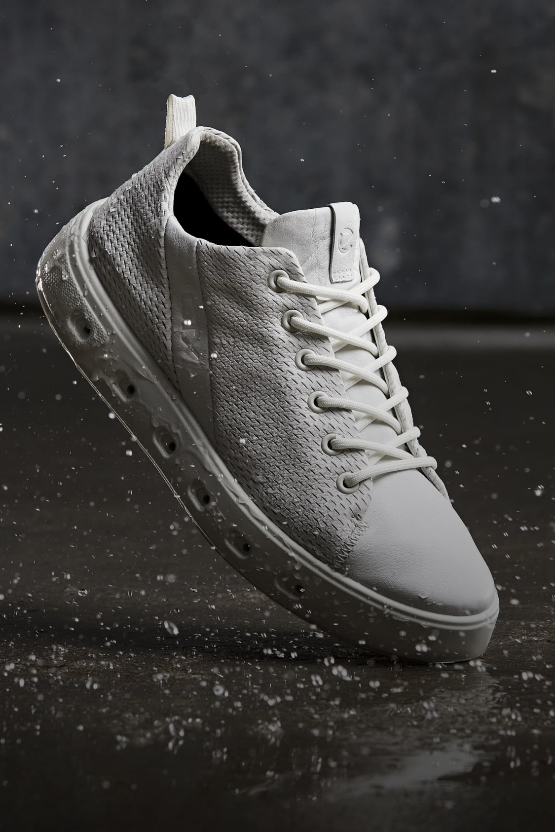 GORE-TEX SURROUND