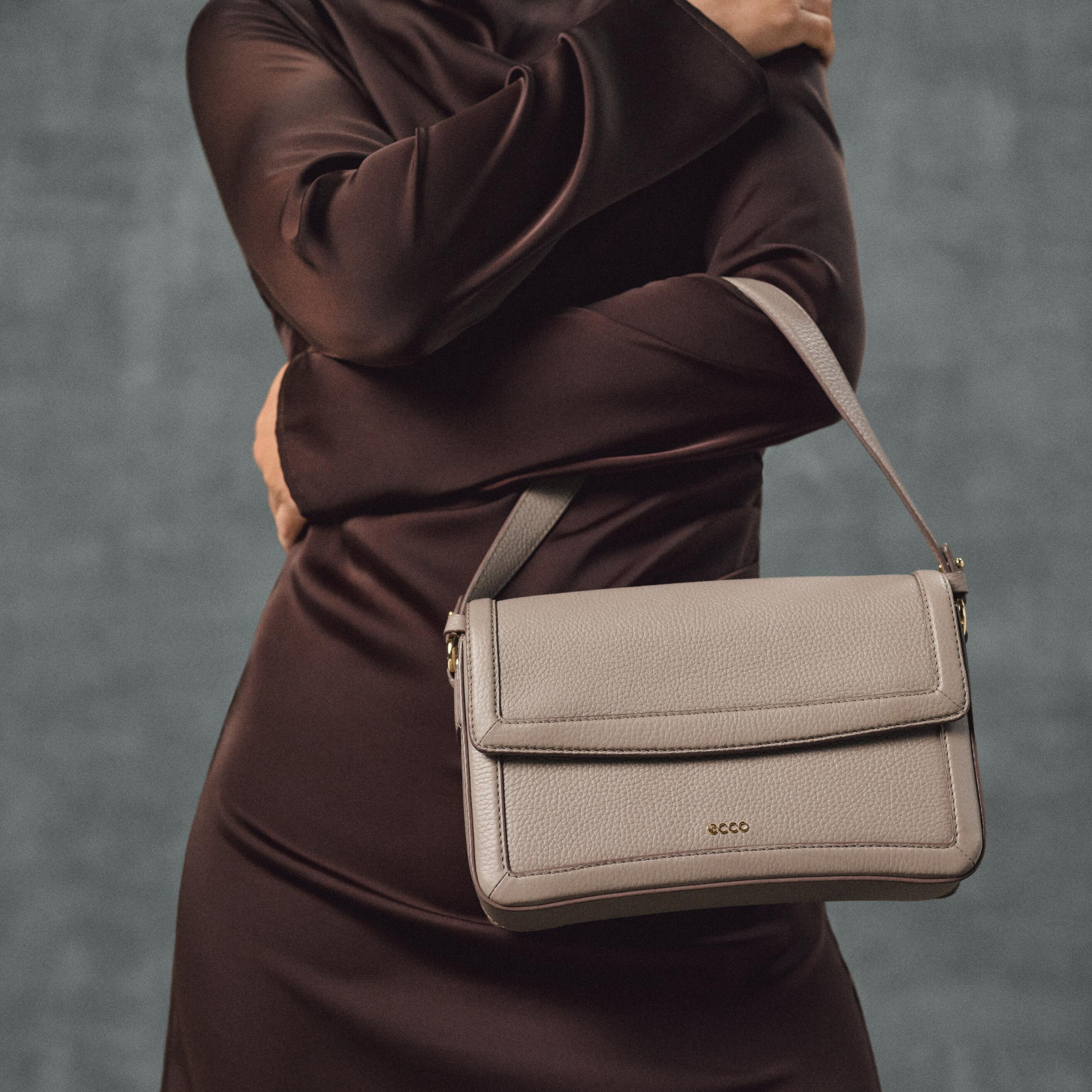 Сумка кросс-боди ECCO Pinch Bag Pebbled Leather 9108460/90164