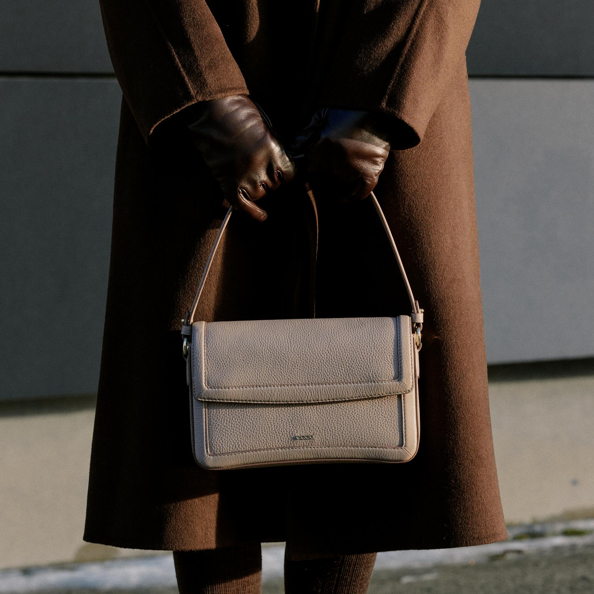 Сумка кросс-боди ECCO Pinch Bag Pebbled Leather 9108460/90164